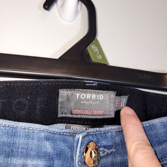 Torrid Bombshell Skinny Distressed Premium Stretch Jeans 22T - Picture 4 of 10